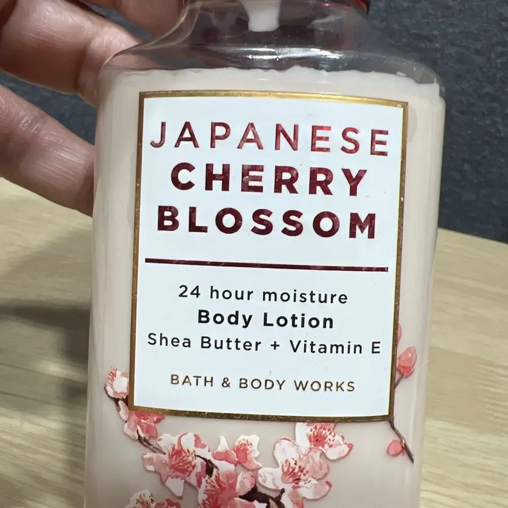 New Bath & Body Works Japanese Cherry Blossom Shea Butter Body Lotion 8 fl oz